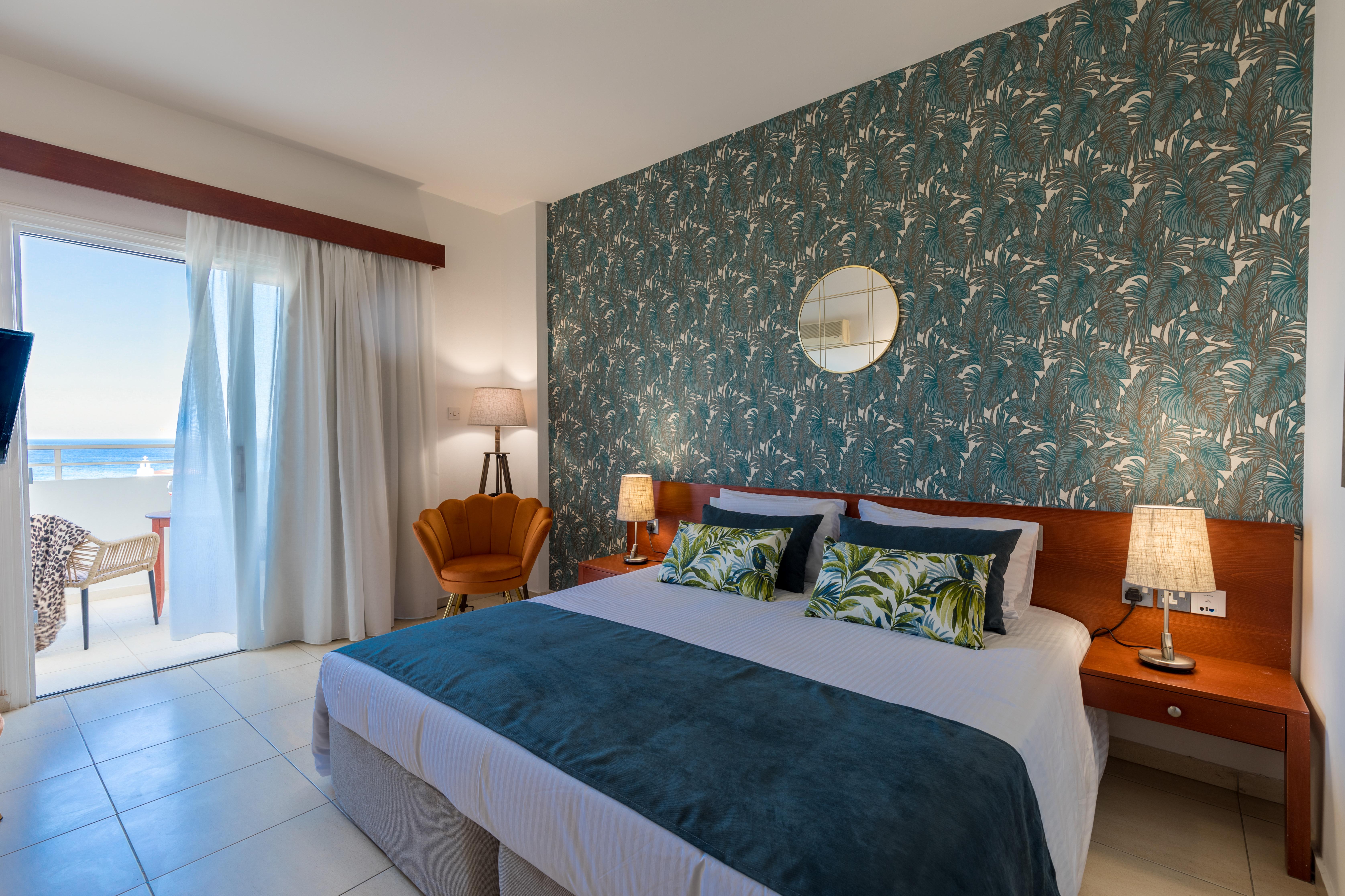 פרוטאראס Iris Beach Hotel מראה חיצוני תמונה
