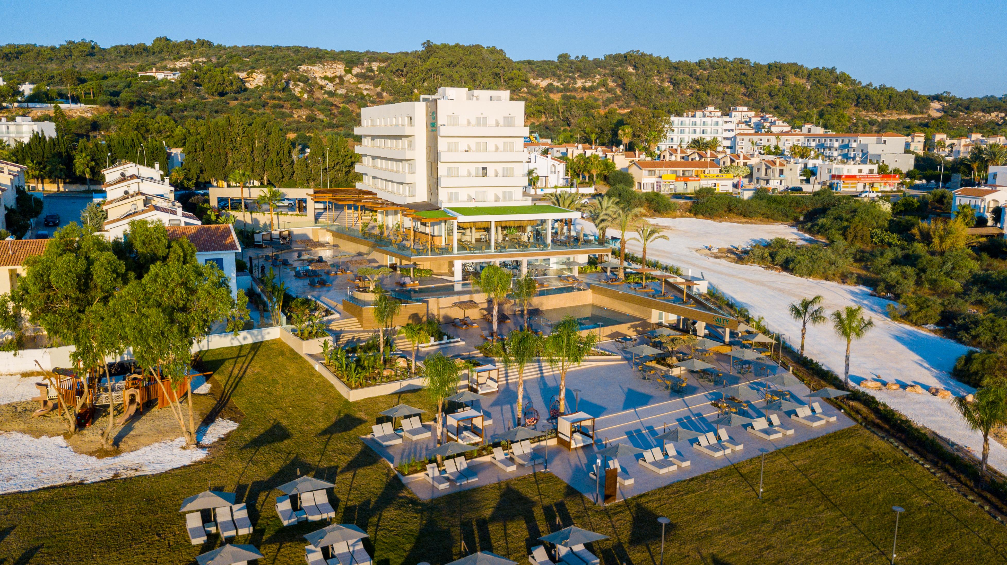 פרוטאראס Iris Beach Hotel מראה חיצוני תמונה