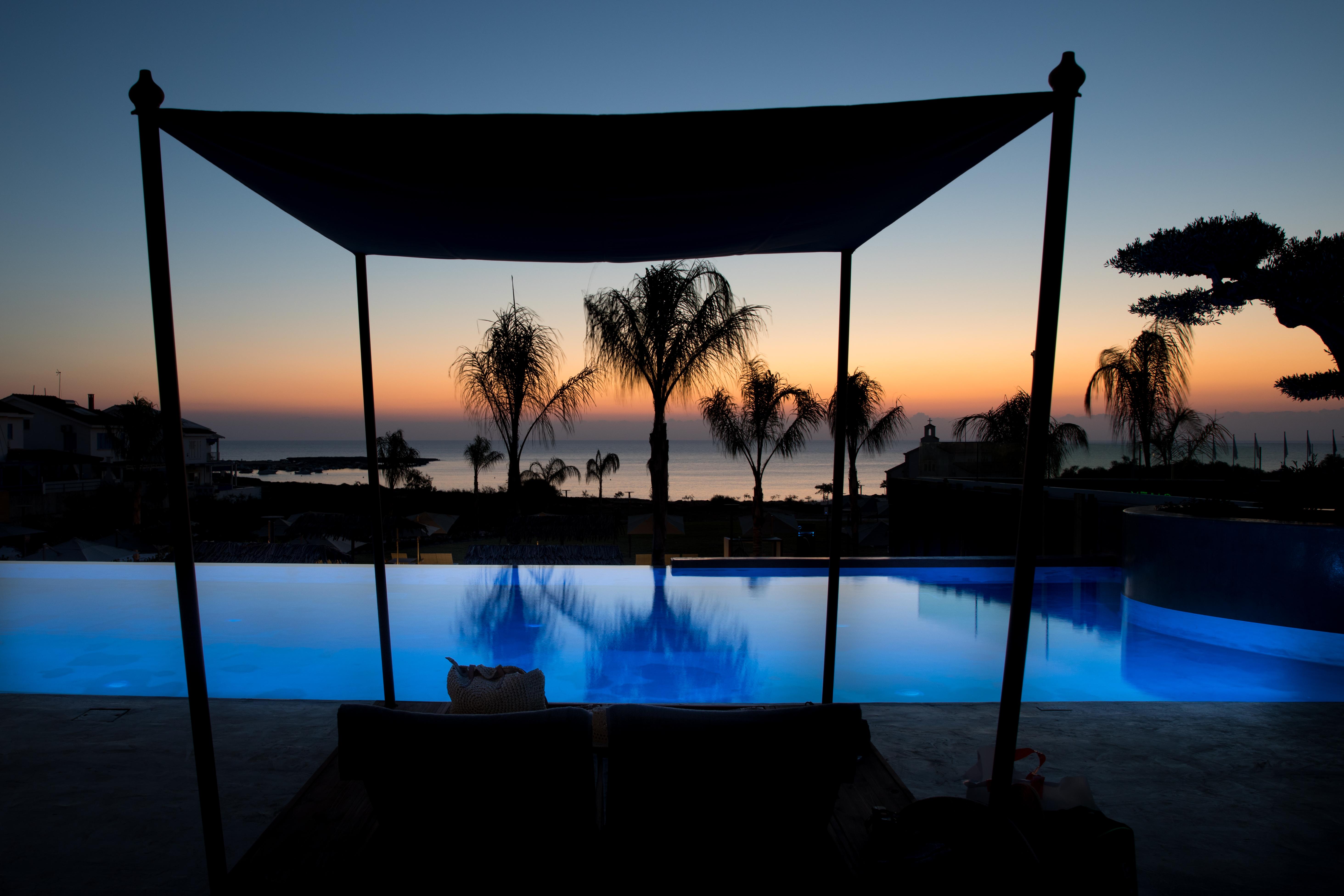פרוטאראס Iris Beach Hotel מראה חיצוני תמונה
