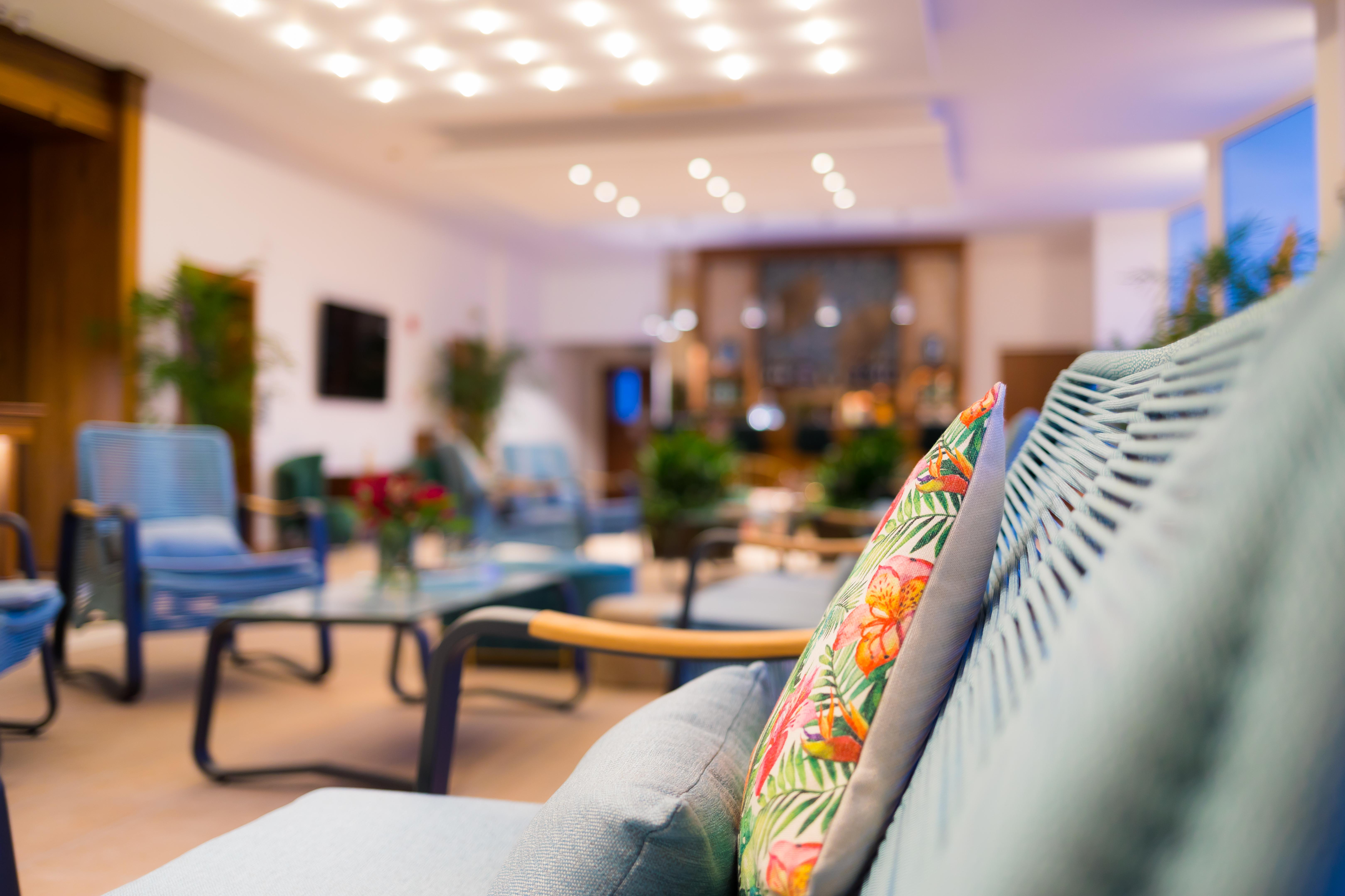 פרוטאראס Iris Beach Hotel מראה חיצוני תמונה