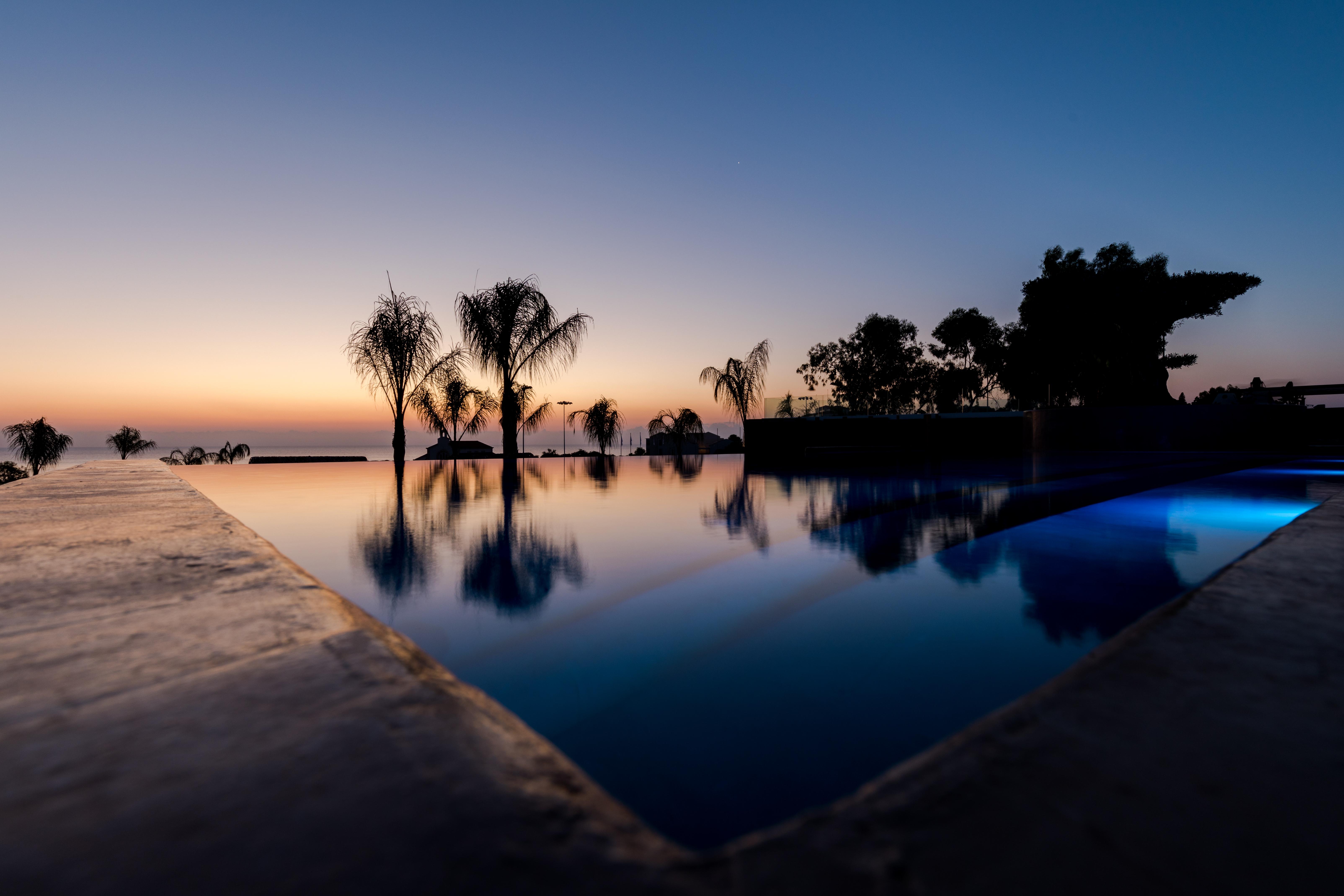 פרוטאראס Iris Beach Hotel מראה חיצוני תמונה