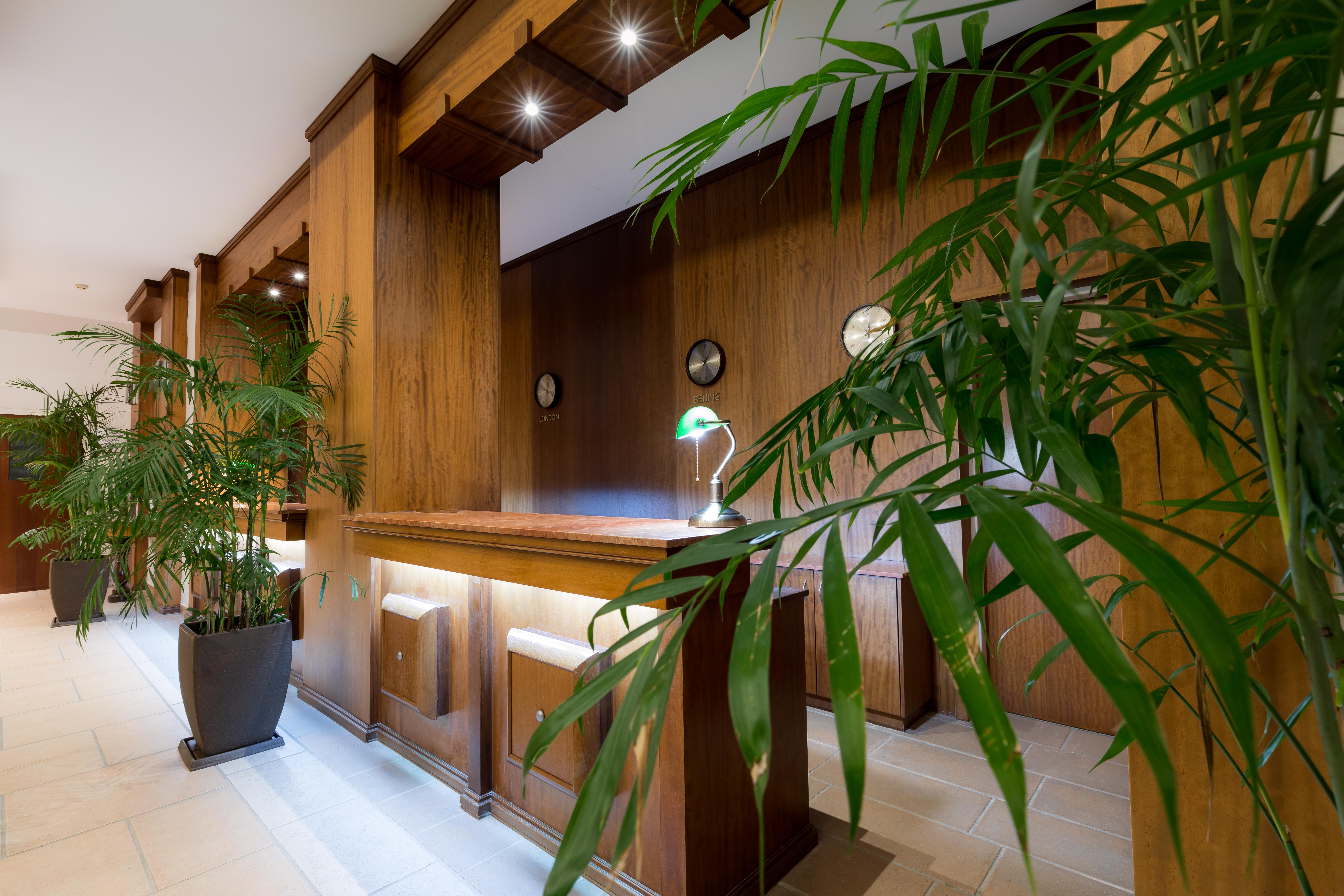 פרוטאראס Iris Beach Hotel מראה חיצוני תמונה