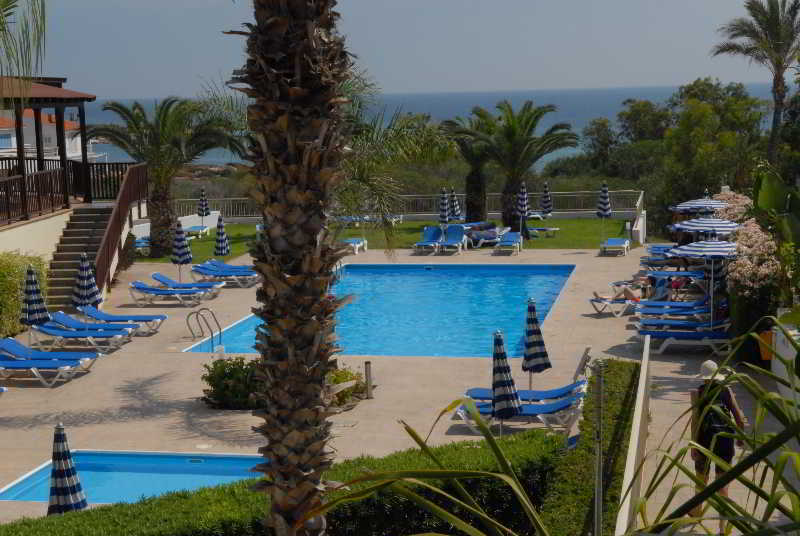 פרוטאראס Iris Beach Hotel מראה חיצוני תמונה
